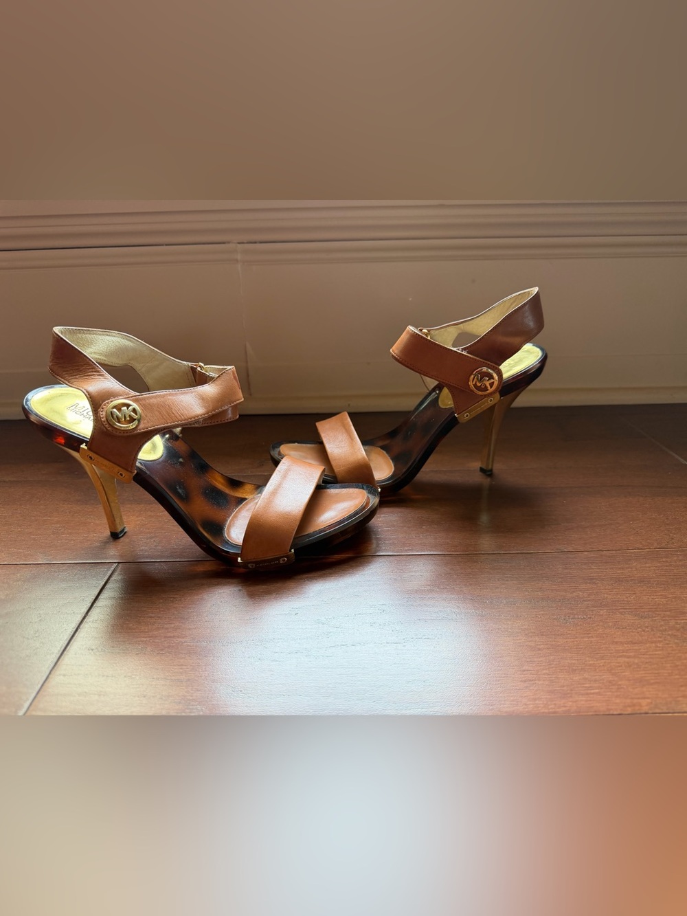 Michael Kors Cognac Leather Tortoiseshell Detail Slingback Heels